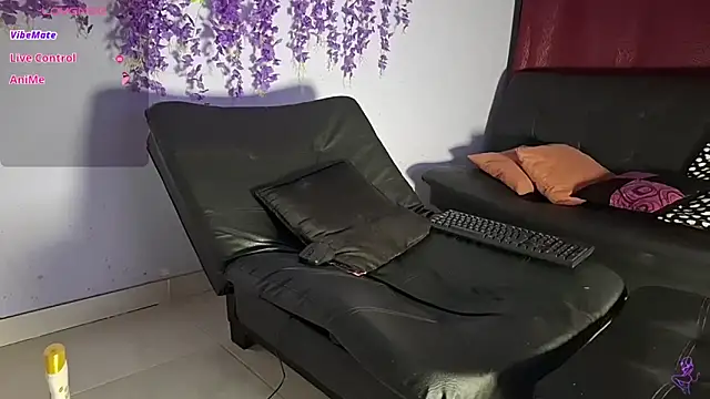 GreisyAndHazzan's Live XXX Chat