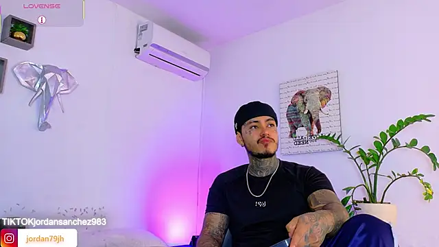 JordanSmiith_ Adlı Modelin Canlı XXX Sohbeti