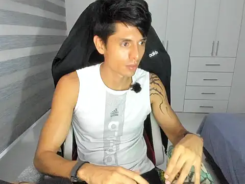 dantedecentralizedn Live XXX chat