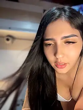 I_AM_SOPHIE_ Adlı Modelin Canlı XXX Sohbeti