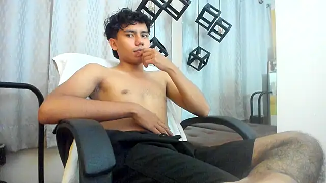 Jack_Ryan26 Adlı Modelin Canlı XXX Sohbeti