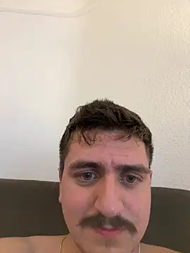 stronhard44 Chat XXX live