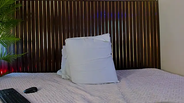 mia_pineda Live XXX-Chat