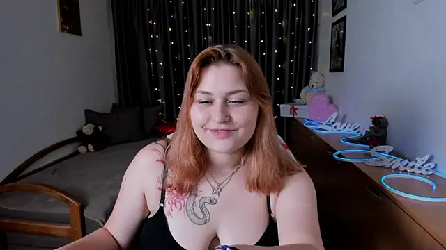NoraLiin's Live XXX Chat