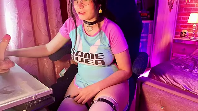 Yorumakie_777 élő XXX-chatje