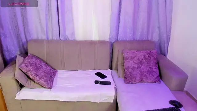 MiaYMolly's Live XXX Chat