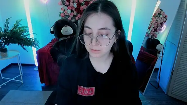 VirtuallVoyant's Live XXX Chat