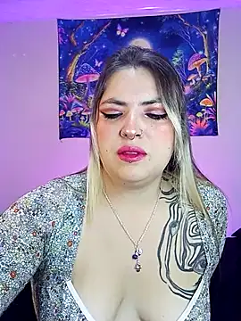lunaa_rayy420's Live XXX Chat