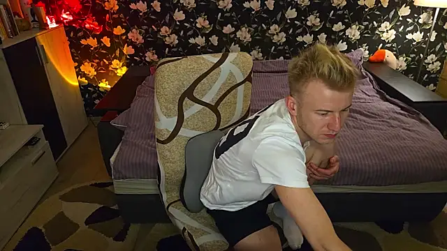 XXX chat uživo modela Vuitton