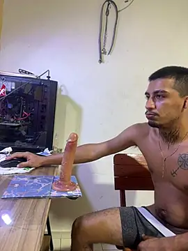 Czat XXX na żywo – maxI_dick33