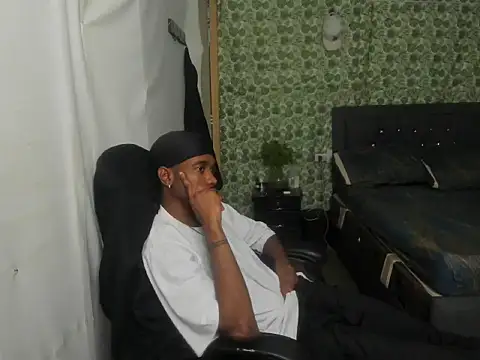 Show de Kofi_exotic_2 na webcam