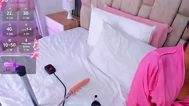 Sophia-Gomezz Live XXX-Chat