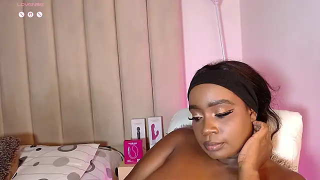 Britanymooree লাইভ XXX চ্যাট