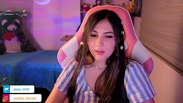Aloha_3377's Live XXX Chat