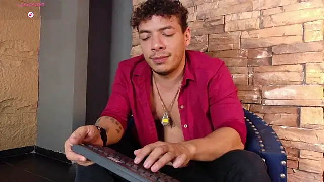 OliverWyse Chat XXX in diretta