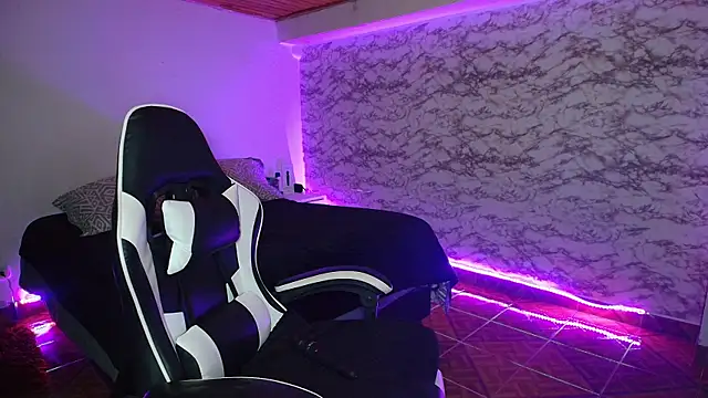 Chat XXX en directo de Camila_IRoose