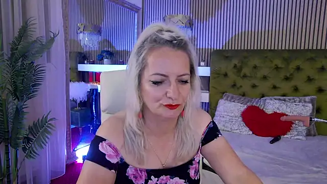 دردشة LadyTouch الجنسية المباشرة