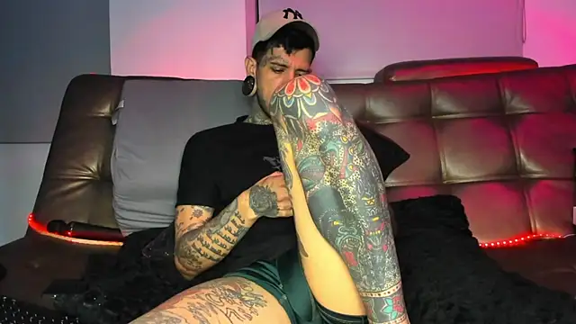 Chat XXX ao vivo de jhonny__ackerman