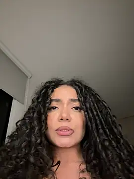 Curlyierr's Live XXX Chat