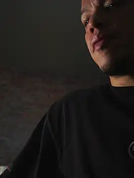 AlphaMasterXxx's Live XXX Chat