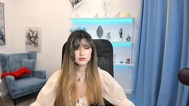 AnneTLi XXX чат на живо