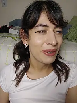 YanaSoHot's Live XXX Chat