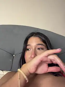 AriBunny18 라이브 XXX 채팅