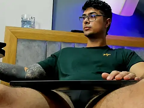 ZEI-001 Live XXX-Chat