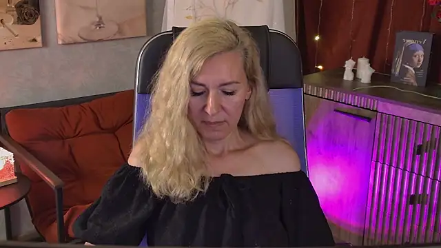 دردشة DonnaSmitth الجنسية المباشرة