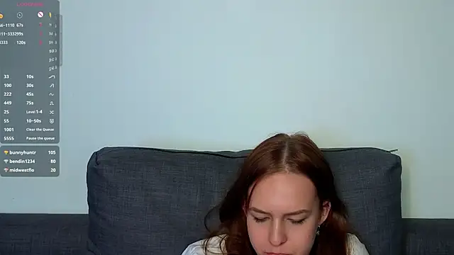 EvelyneBasse's Live XXX Chat