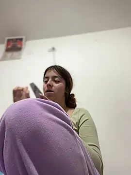 Cloew_Marz Chat XXX live