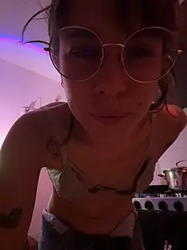 Chatroom XXX en direct de Hellen_dumont