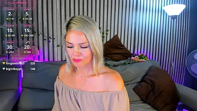 Chat +18 de Betty_Brock ao vivo