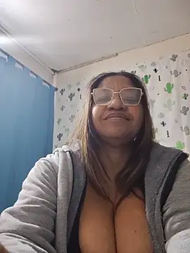 Živý XXX chat Avannay