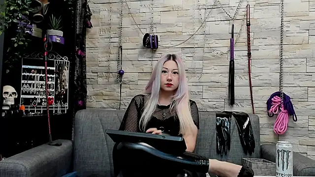 CruelMistress' Live XXX Chat