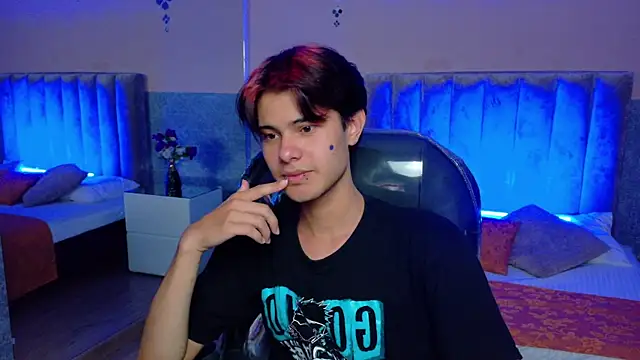 Chat XXX en directo de Derek_Sinn
