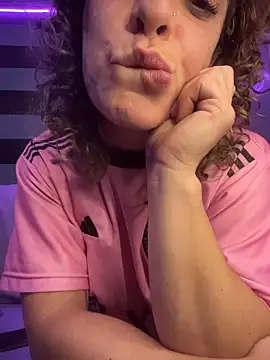 Chat +18 de SalyTredelMonte ao vivo