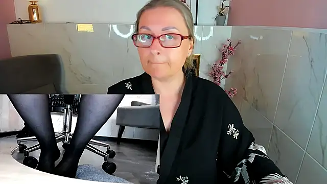 צ'אט XXX בשידור חי של Alexandra_Kind