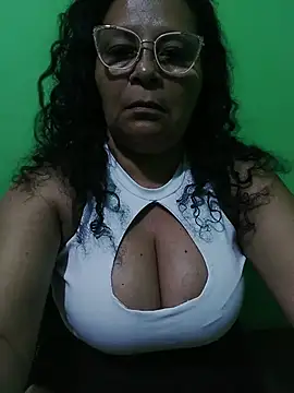 Amarantha25's Live XXX Chat