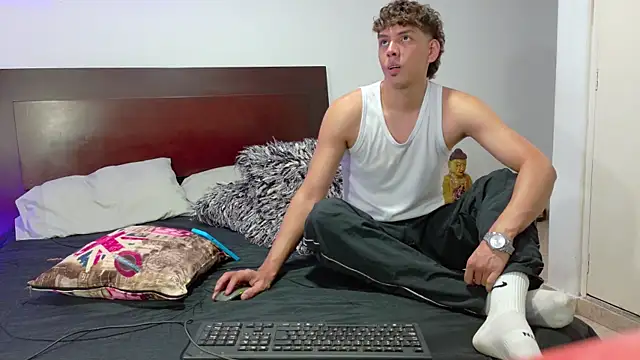 Chatroom XXX en direct de zackmontieel