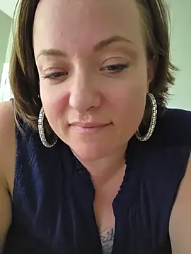 julimonroe's Live XXX Chat