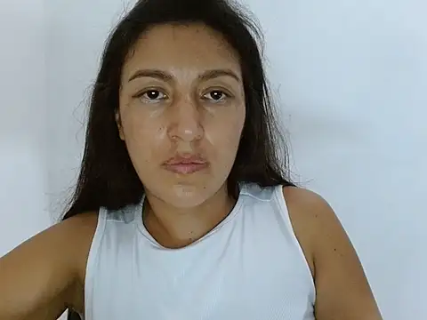 SarahFriendly live XXX chat
