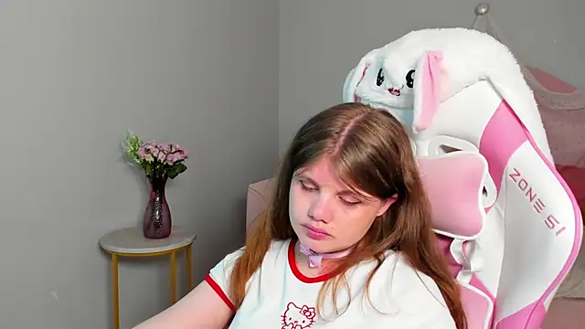 ChloeHalses Chat XXX in diretta