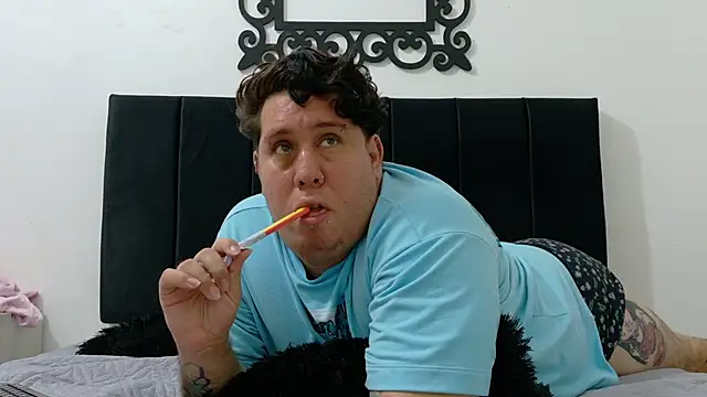 PinkQueen23 – Naživo XXX chat