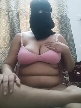 Aliaqureshilive Adlı Modelin Canlı XXX Sohbeti