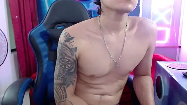 צ'אט XXX בשידור חי של tiger_hot