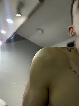 Chatroom XXX en direct de NikoStone_