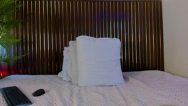 mia_pineda Live XXX-Chat