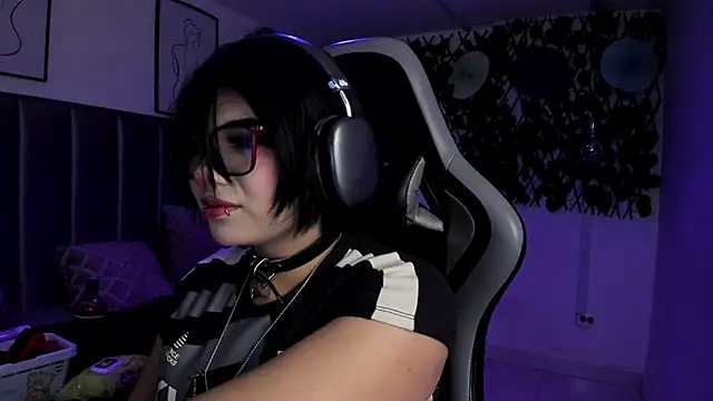 Онлайн чат XXX Kitty_Gang