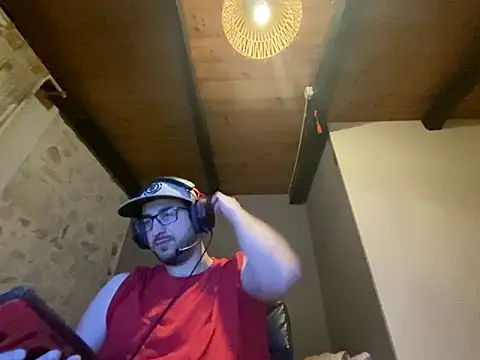young_bear06 Live XXX-Chat